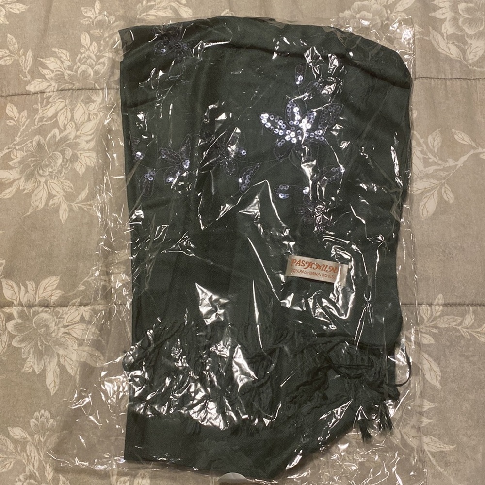 Brand New Pashmena Forest Green